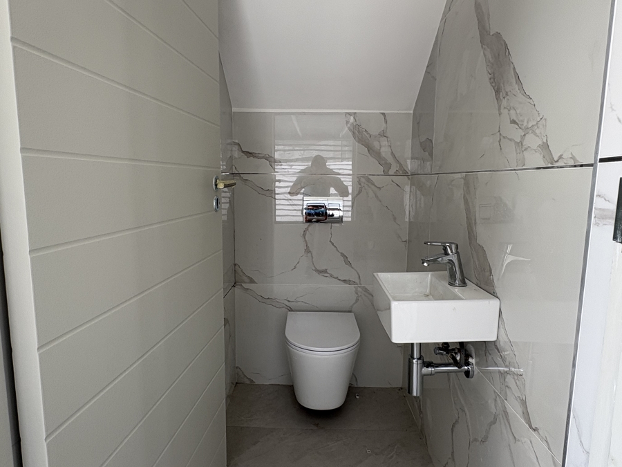 4 Bedroom Property for Sale in Sandown Western Cape